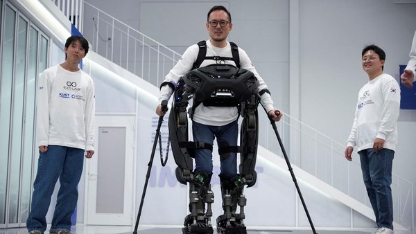 AI Kini Membantu Untuk Pasien Lumpuh Bisa Berjalan Lagi