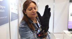 Sarung Tangan Pintar Bantu Disabilitas Bicara!