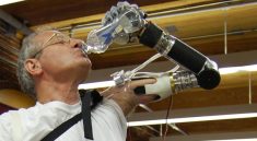 Bionic Arm Pintar dari Robot Bionics: Bisa Sentuh Apa Sih?